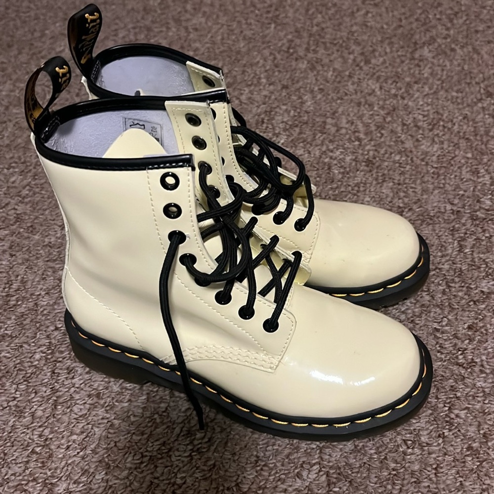 Dr. Martens 1460 Women's Size 6 Us Patent Leather Pastel Yellow Boots